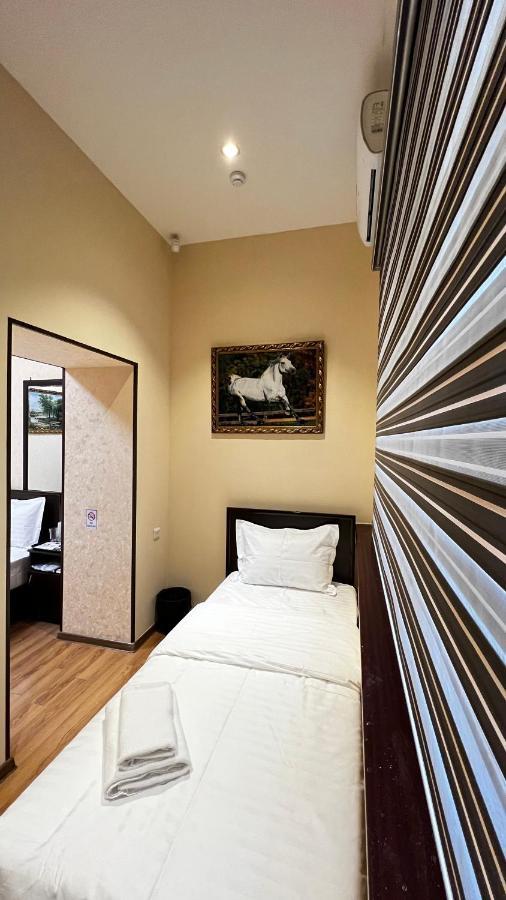 Hayot Hostel Tachkent Extérieur photo