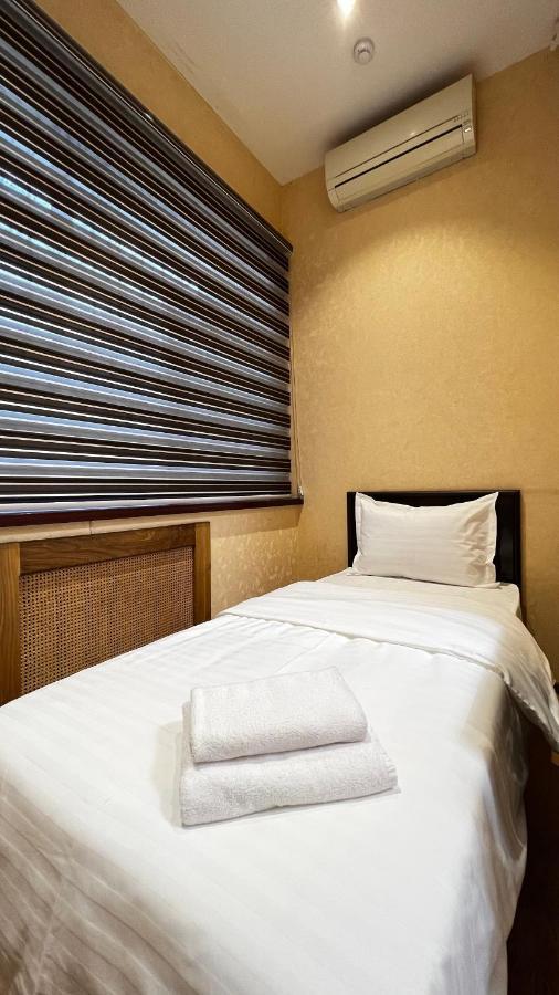 Hayot Hostel Tachkent Extérieur photo